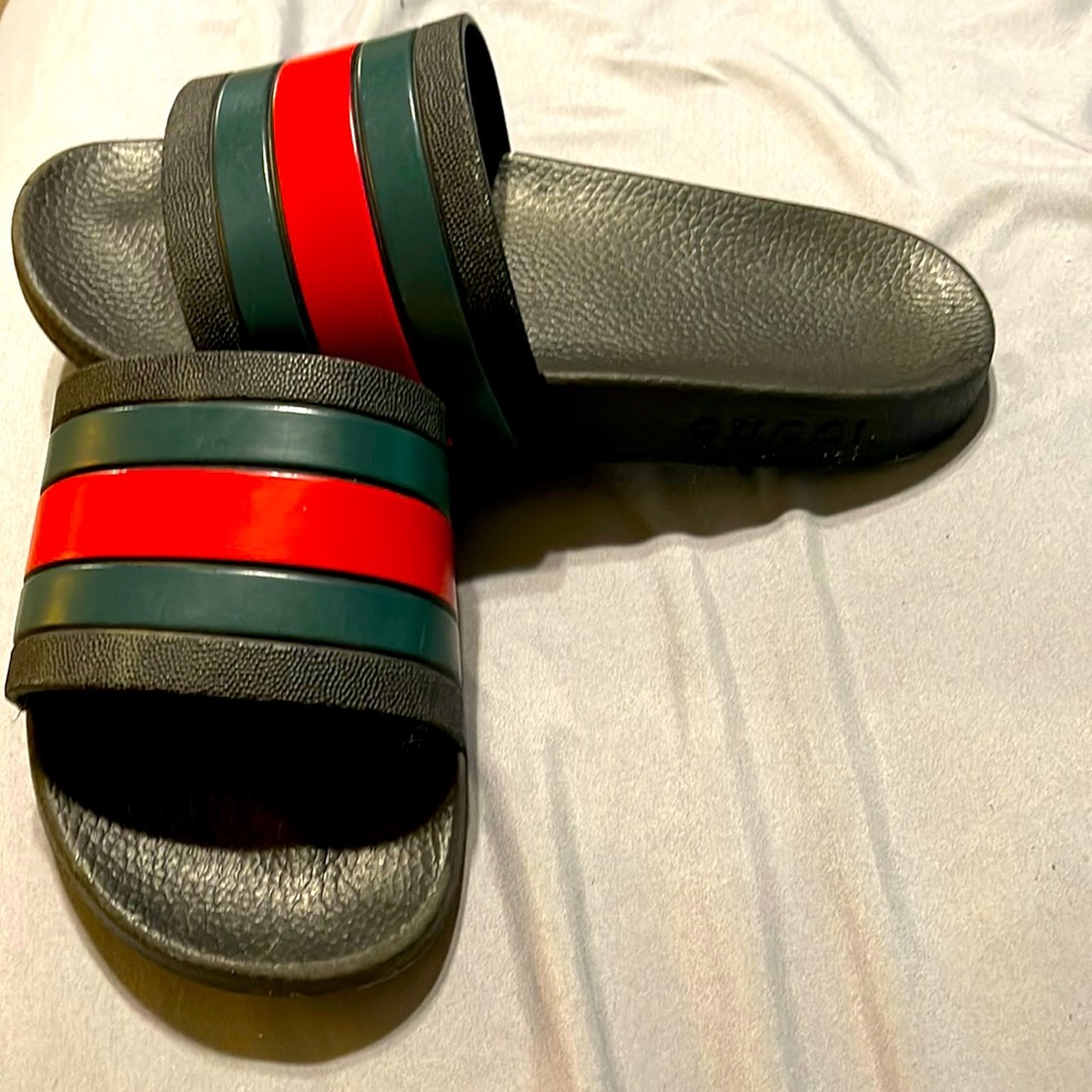 Gucci flip flops